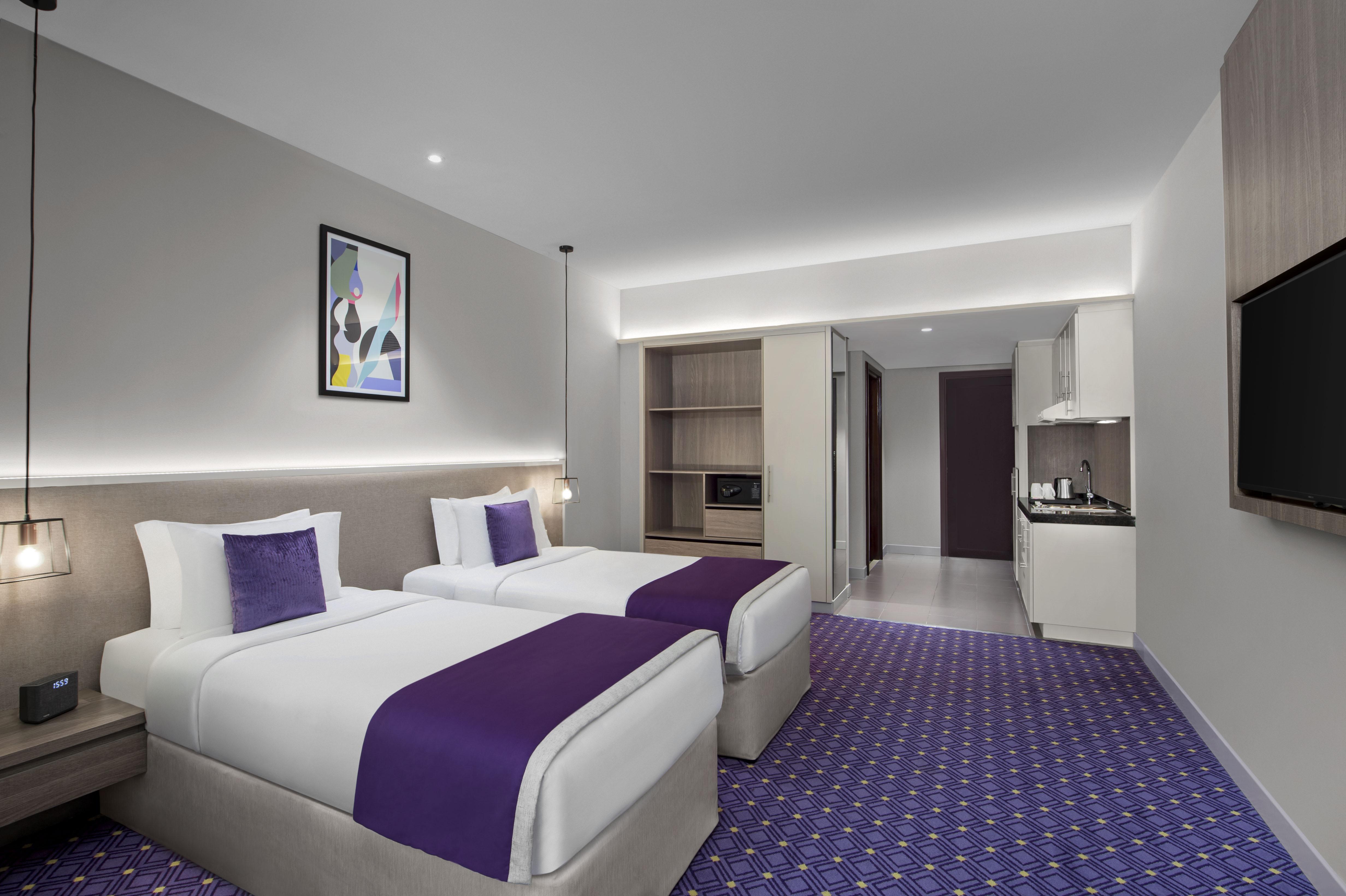 Leva Hotel Mazaya Centre Дубай Экстерьер фото