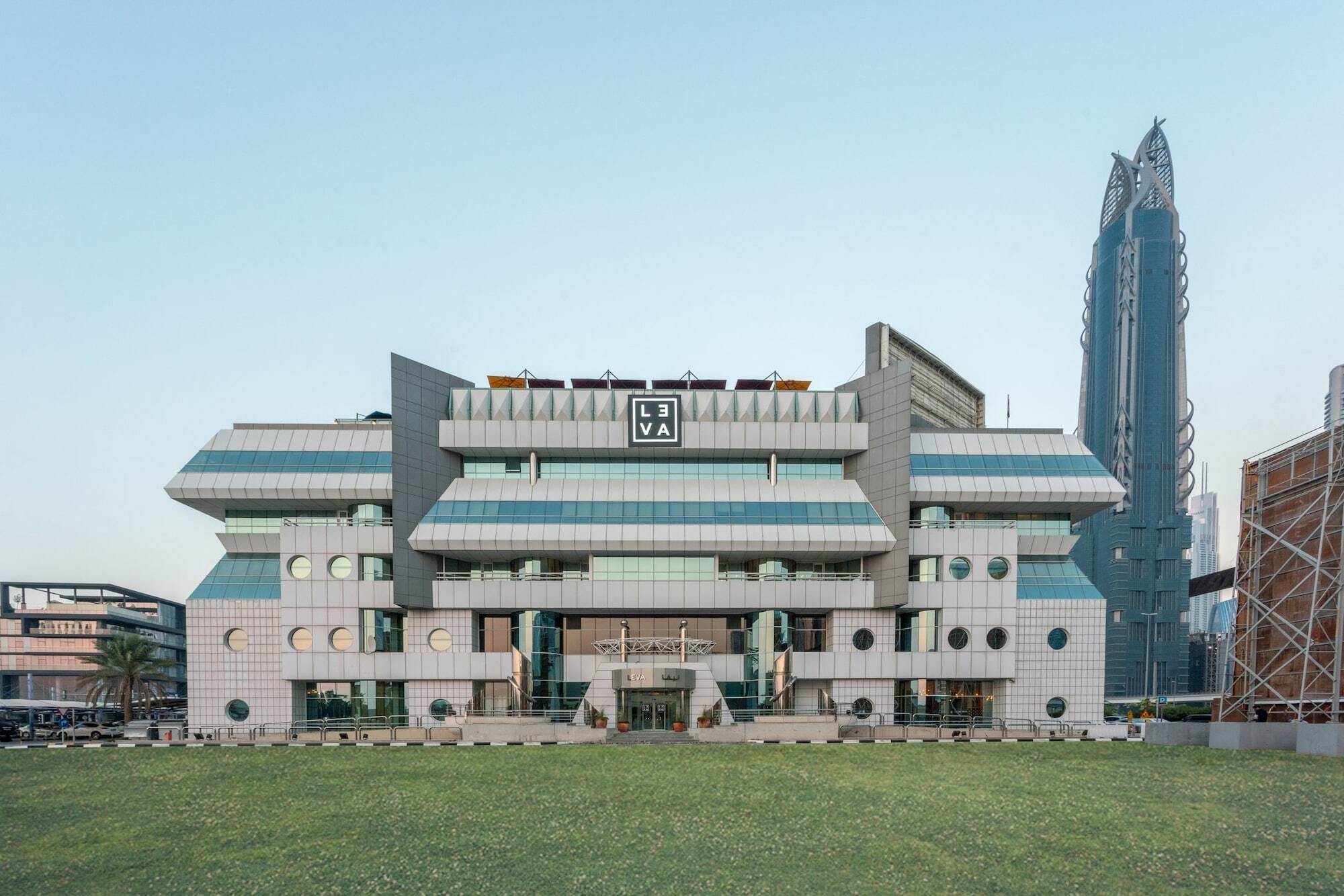 Leva Hotel Mazaya Centre Дубай Экстерьер фото